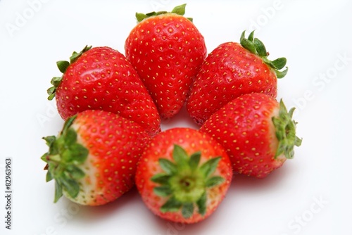 Fototapeta Naklejka Na Ścianę i Meble -  strawberry on white plate