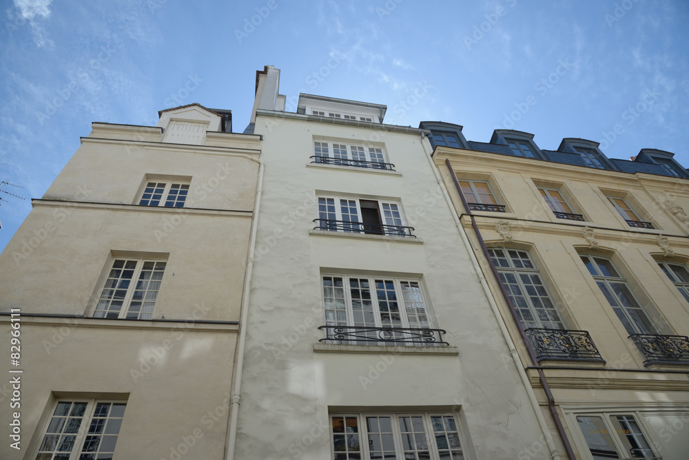 Naklejka premium Façades d'immeubles parisiens