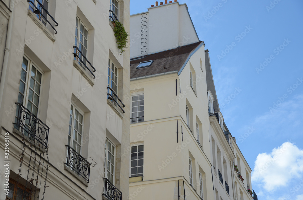 Façades d'immeubles parisiens