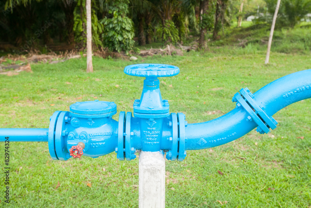 Valve and pipeline, close-up