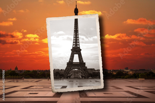 Fototapeta vecchia fotografia della Torre Eiffel sovrapposta