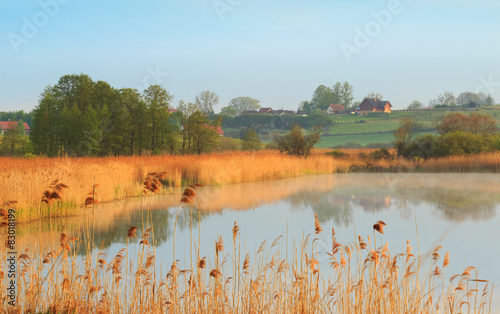 Fototapeta Naklejka Na Ścianę i Meble -  Domki nad jeziorem