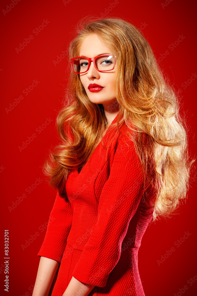Fototapeta premium lady in red