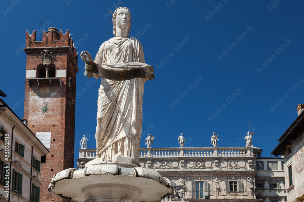 Obraz premium Fountain Madonna Verona