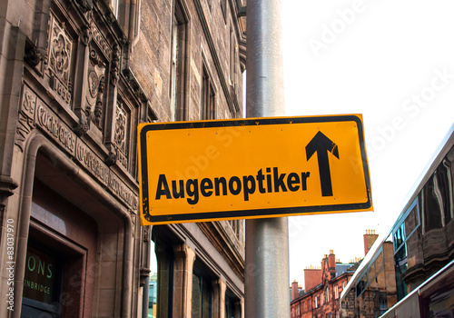 Strassenschild 44 - Augenoptiker photo