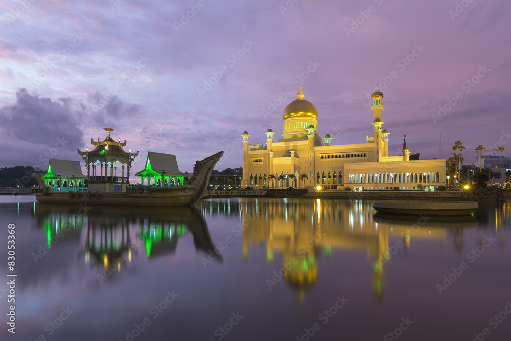 Sultan Omar Ali Saifuddien Mosque in Brunei