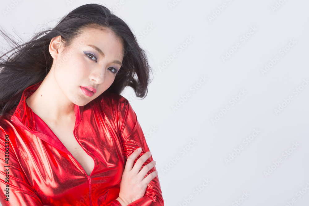 サイバースーツの女性