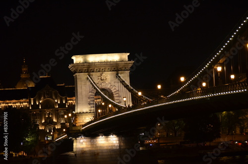 Panorama Budapesztu nocą #83079101