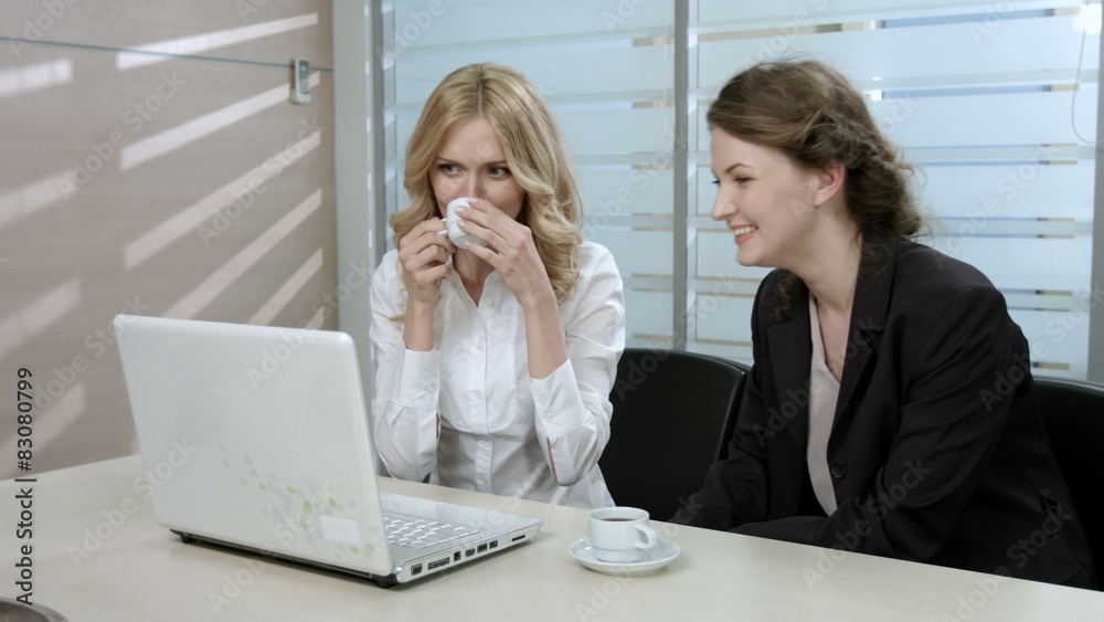 Women in the office. Clerks to discuss the case. Women in the office. Clerks to discuss the case.