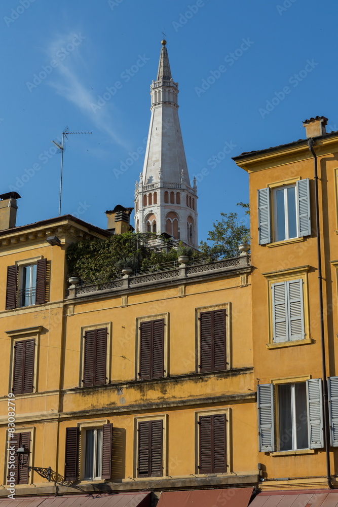 Ghirlandina Tower, Modena