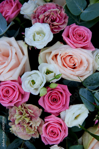 pink and white bridal bouquet