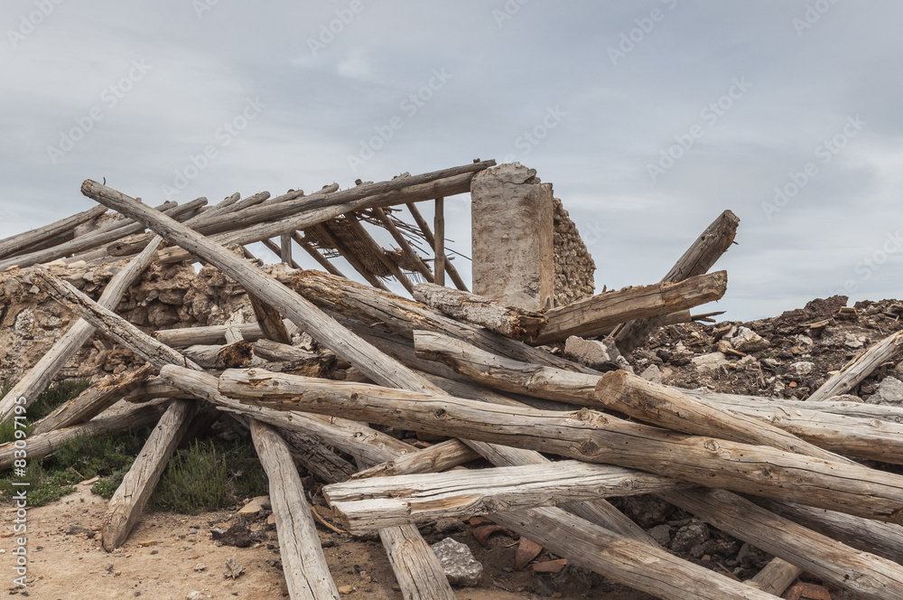 Ruins of an old stone house in rural setting Ruins of an old stone house in rural setting