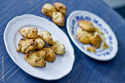 Biscuits, cornflakes and raisins
