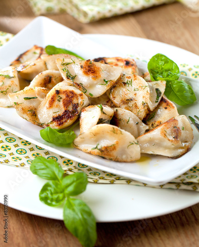  Teigtaschen gefühlt mit fleisch 