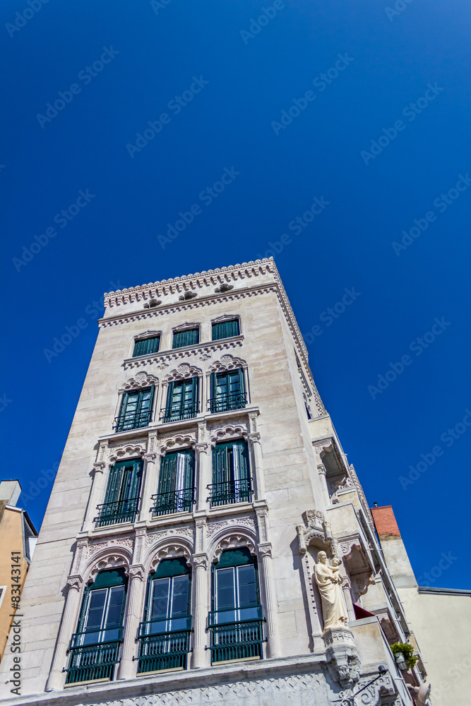 Obraz premium Ancien immeuble Lyonnais