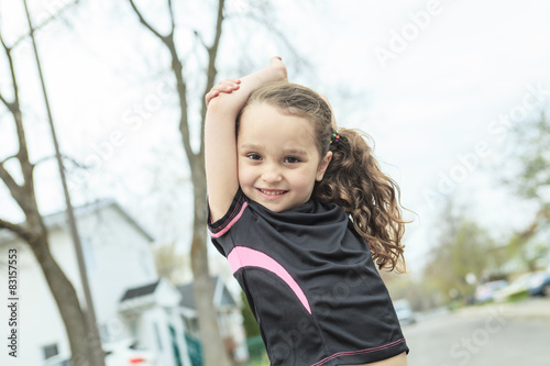 Young girl street jogging © Louis-Photo