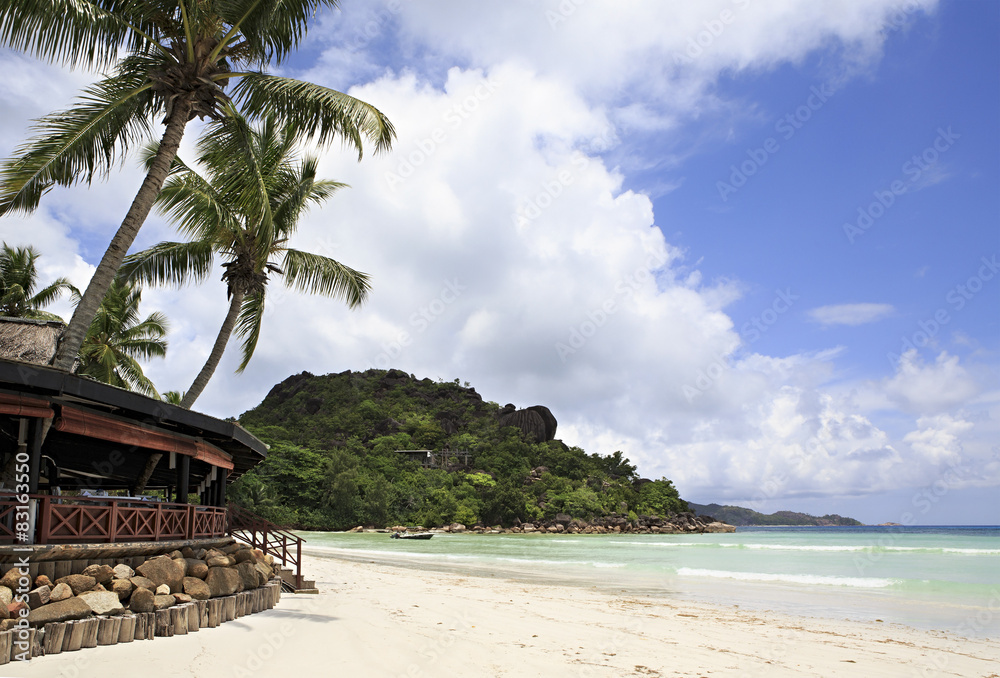 Restaurant in Paradise Sun Hotel Seychelles.