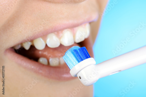 Zahnpflege mit elektrischer Zahnbürste