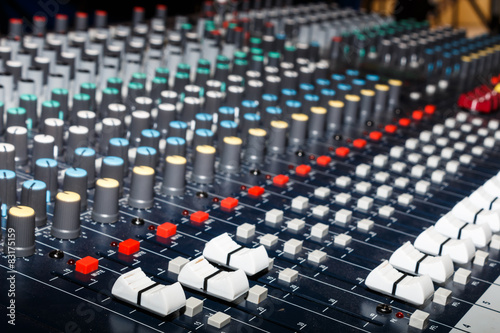 amplifier volume control