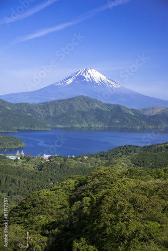 大観山より芦ノ湖と富士山 © san724