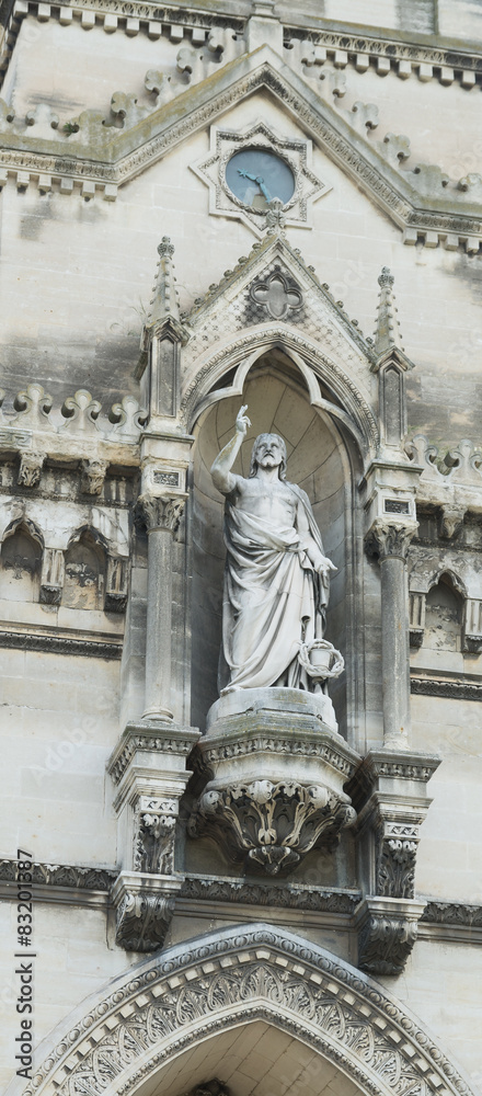 Statue église, Nîmes