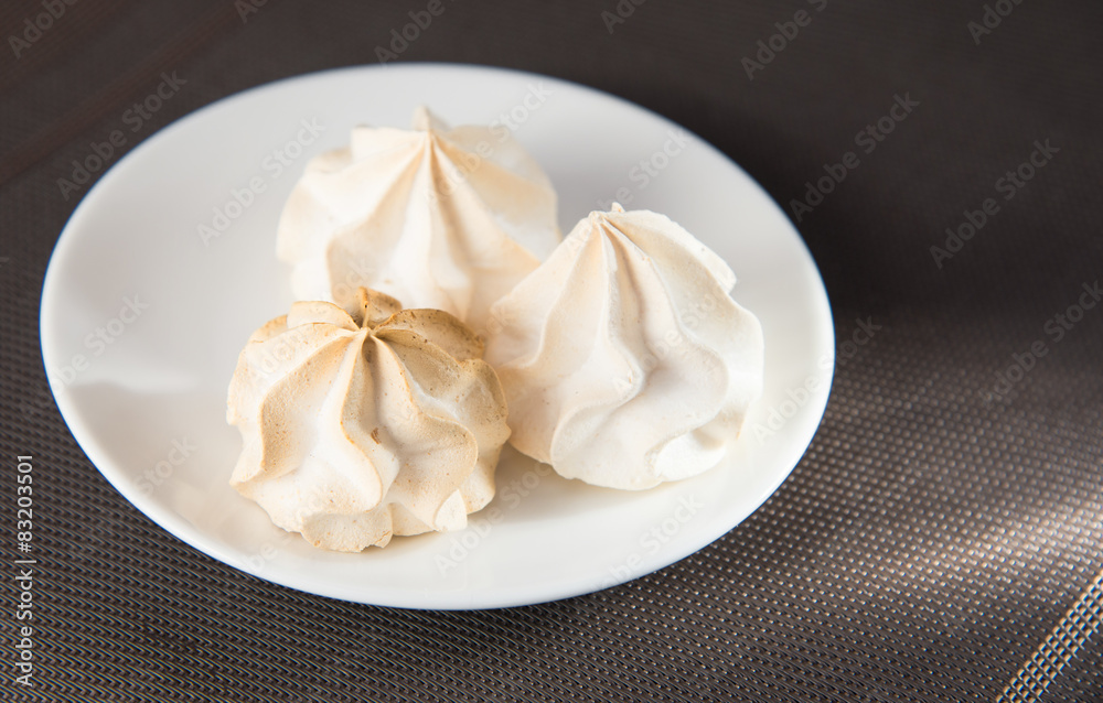 Vanilla Meringue Vanilla Meringue