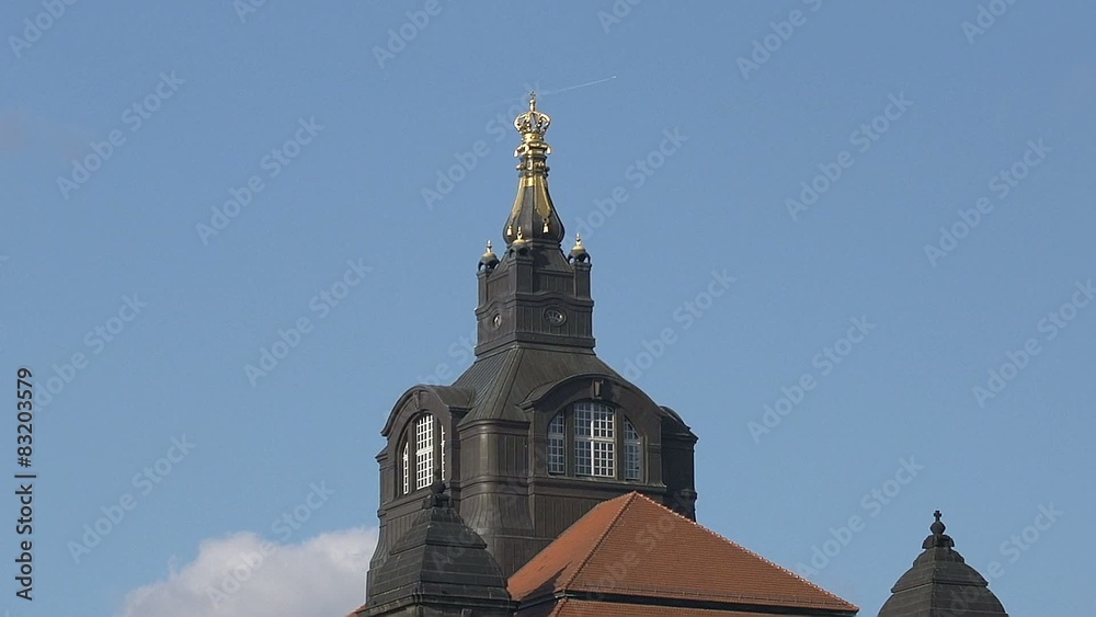 Dach mit Krone Sächsische Staatskanzlei in Dresden Dach mit Krone Sächsische Staatskanzlei in Dresden