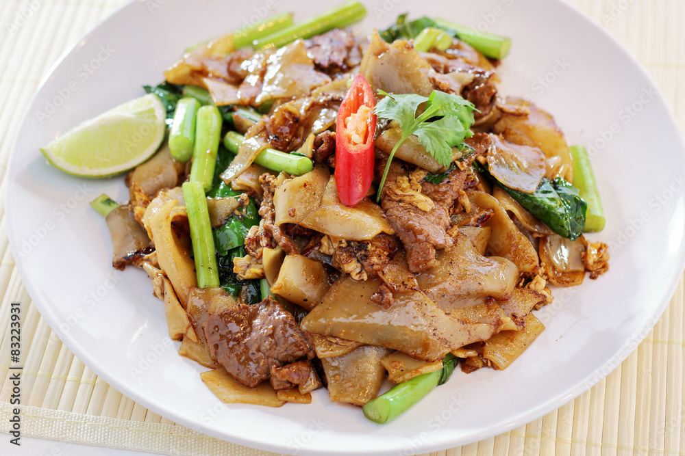 Stir Fried fat Noodles With Chinese Broccoli Stir Fried fat Noodles With Chinese Broccoli