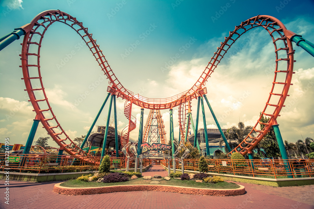 HDR photo of a Roller Coaster - obrazy, fototapety, plakaty 