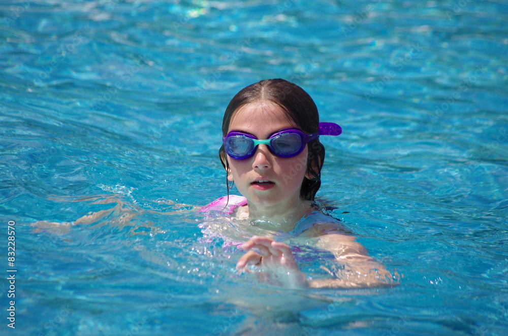 Naklejka premium natation en piscine