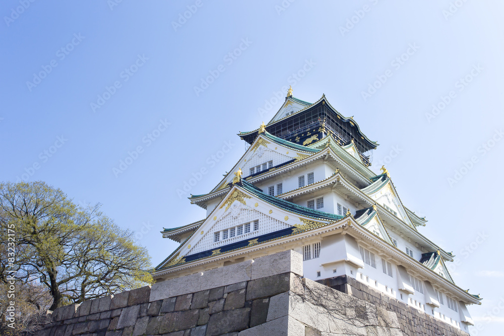 青空の大阪城