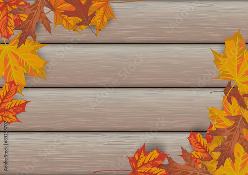 Holztisch Herbstlaub