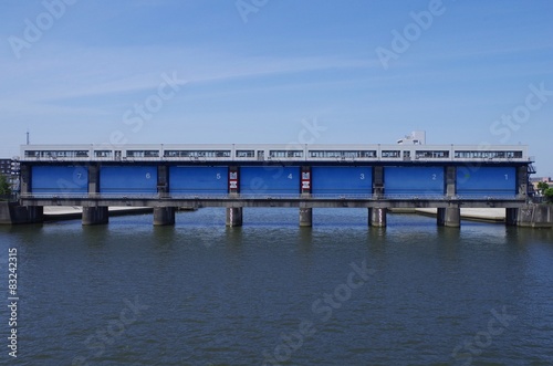 Wallpaper Mural 青い水門 Torontodigital.ca