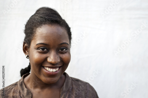 Junge afrikanische Frau