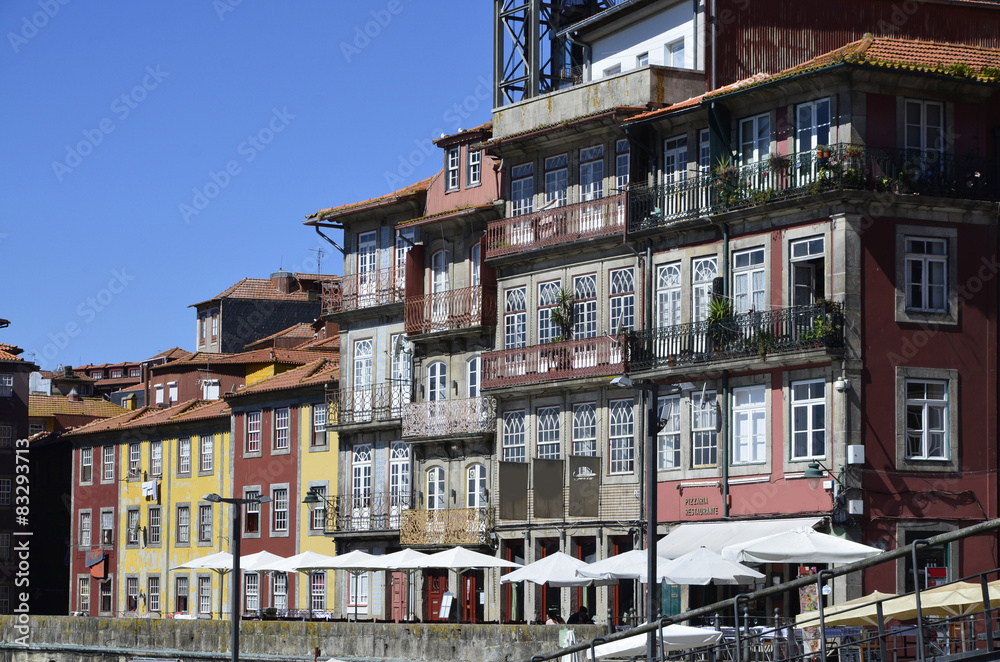 typische Hausfassaden in der Altstadt, Porto