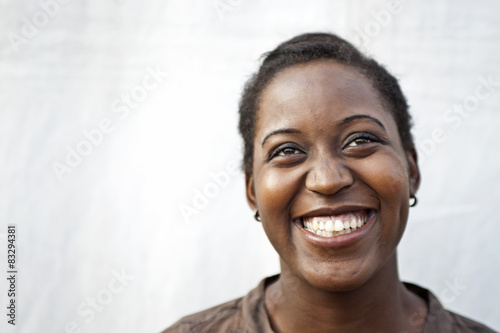 Junge afrikanische Frau