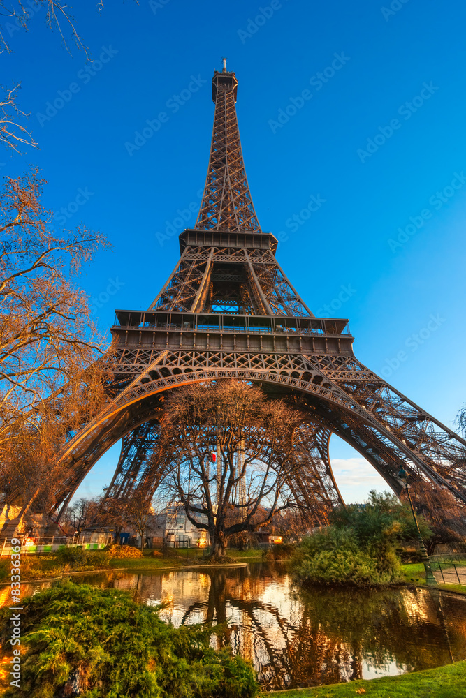 Eiffel tower at sunrise, Paris.