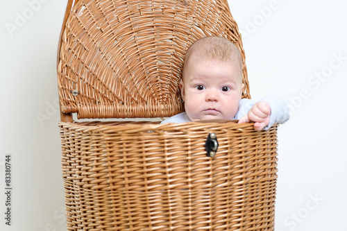 baby im korb