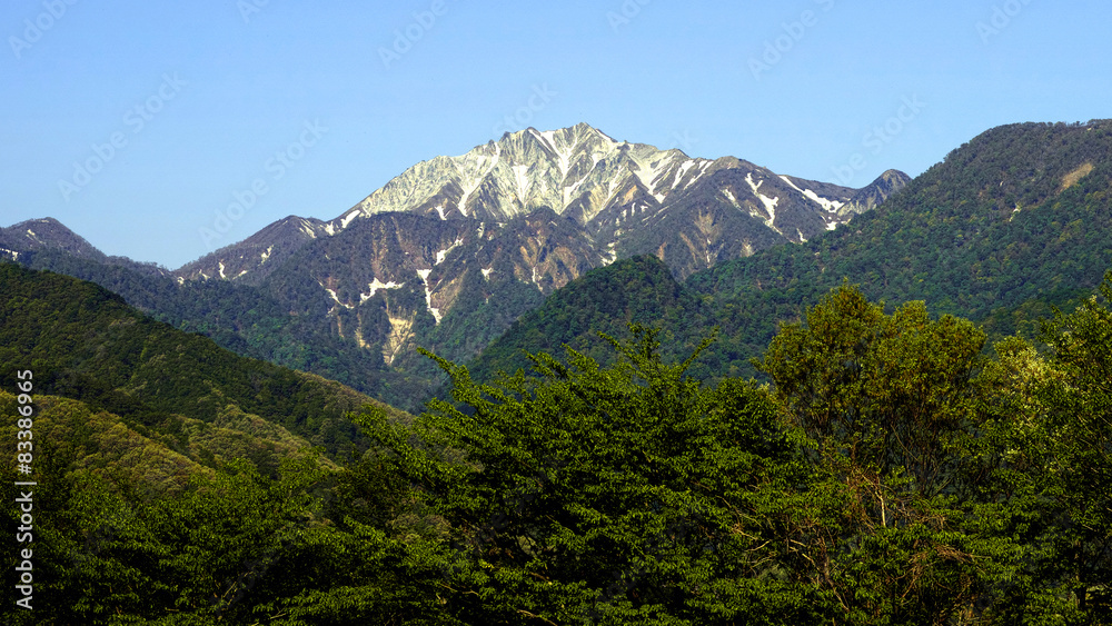 Fototapeta premium 伯耆富士 大山 初夏の東壁