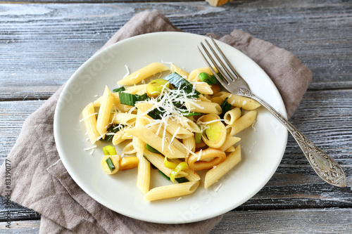 Delicious penne with cheese and green onions