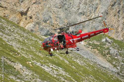 Hélicoptère Sécurité Civile secour en montagne photo