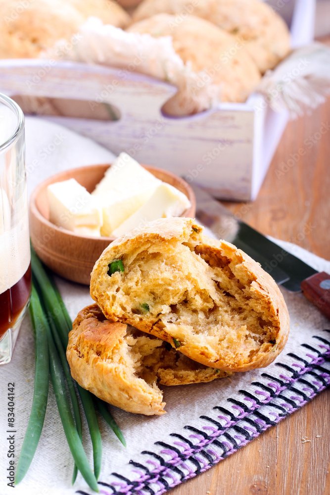 Cheddar & chive beer dampers Cheddar & chive beer dampers