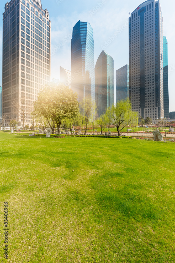 Obraz premium green garden in city