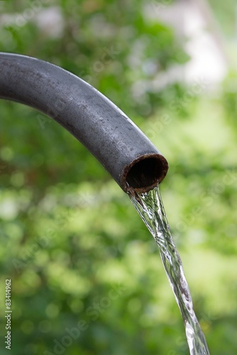 Wasser aus Trinkbrunnen