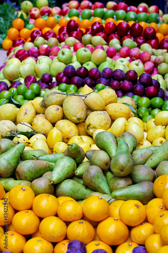 Fototapeta Naklejka Na Ścianę i Meble -  Organic fruits