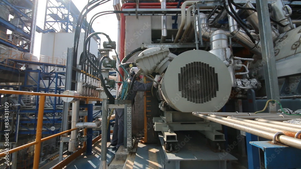Maintenance technician to working in refinery plant Maintenance technician to working in refinery plant
