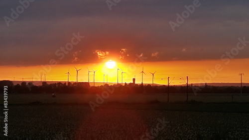 Windkraft im Sonnenuntergang
