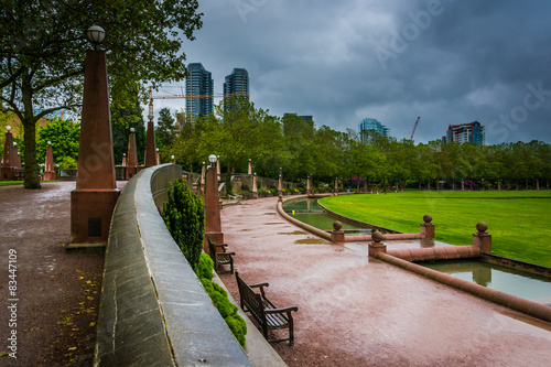 Obraz na płótnie Walkways at Downtown Park, in Bellevue, Washington. w salonie