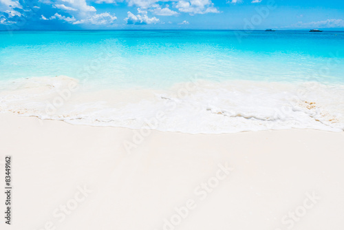 Fototapeta Naklejka Na Ścianę i Meble -  Beautiful tropical beach