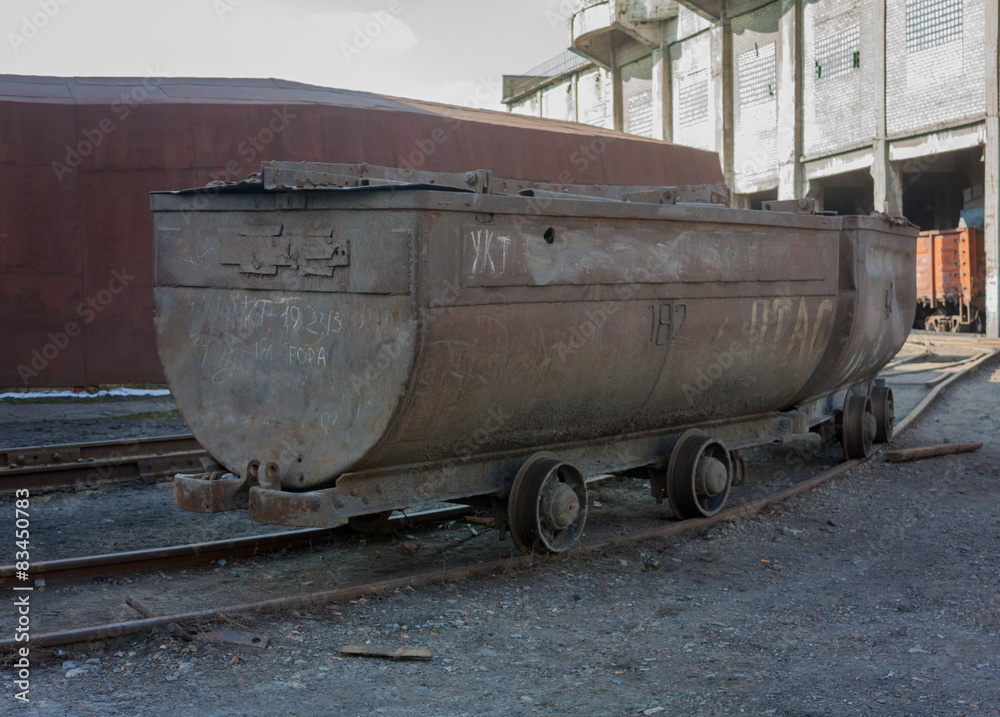 The empty trolley at the mine yard